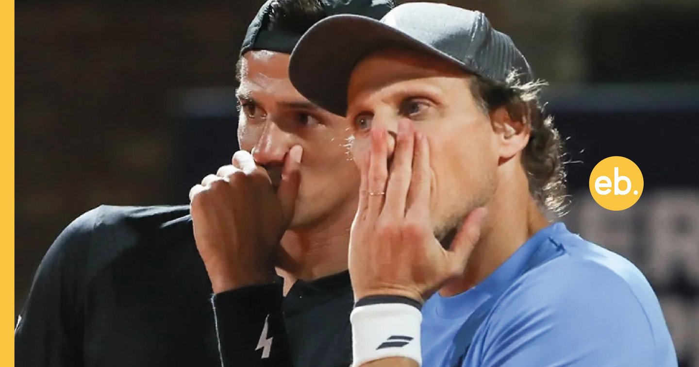 Fede Coria y Diego Forlán jugando al tenis juntos